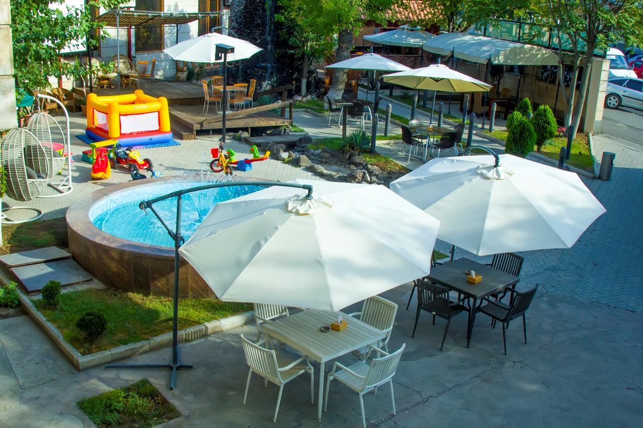 Aratta Hotel Argavand Zewnętrze zdjęcie