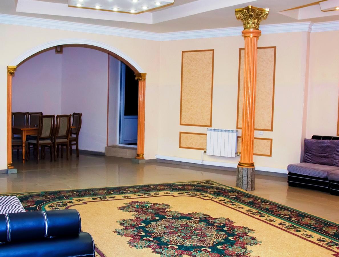 Aratta Hotel Argavand Zewnętrze zdjęcie