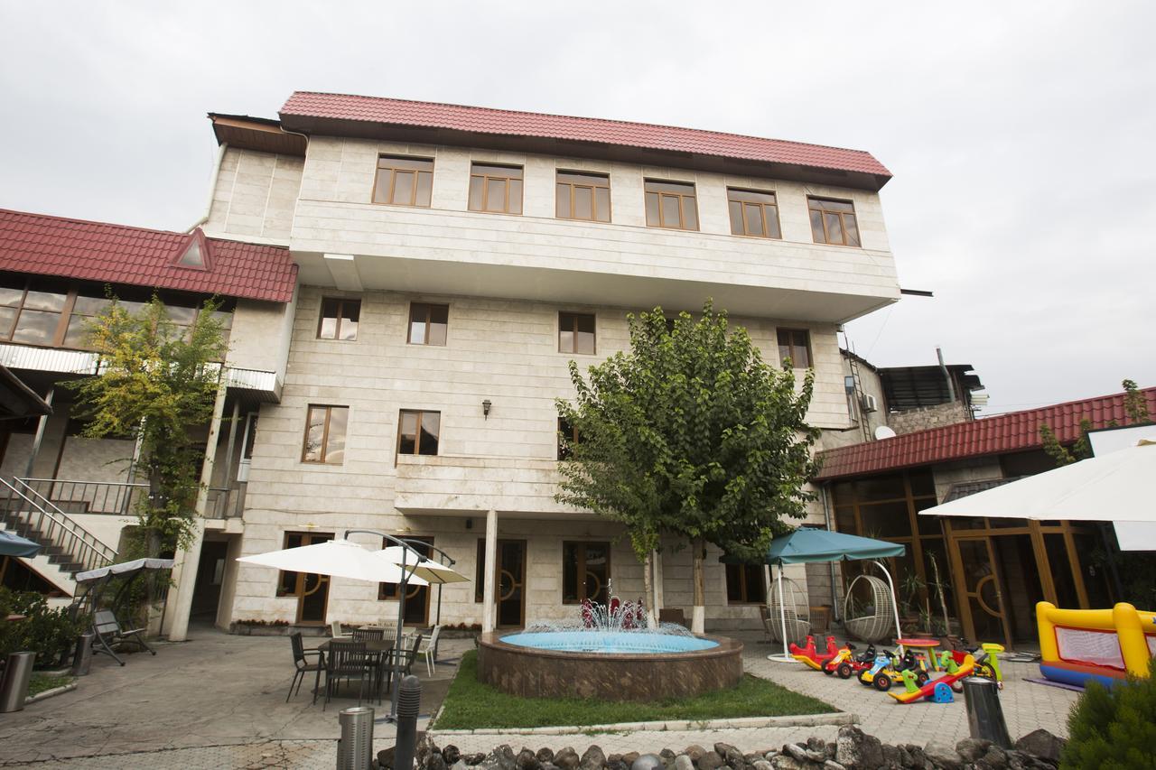 Aratta Hotel Argavand Zewnętrze zdjęcie